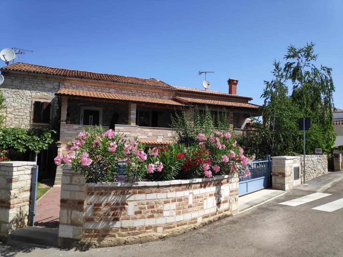Apartmani Memic 100 M Do Plaze, Apartments Memic Only 100M From Beach Poreč Exteriér fotografie